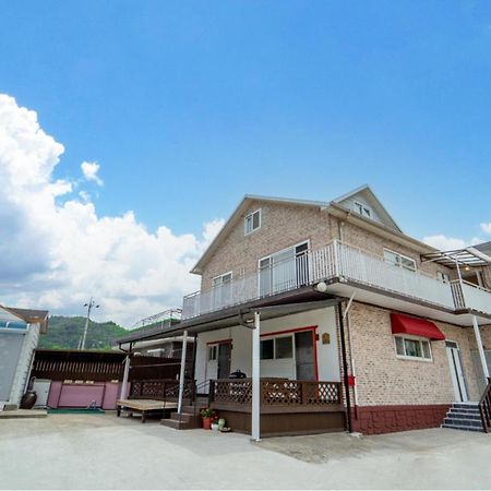 Samcheok Dasarang Pension Exterior photo