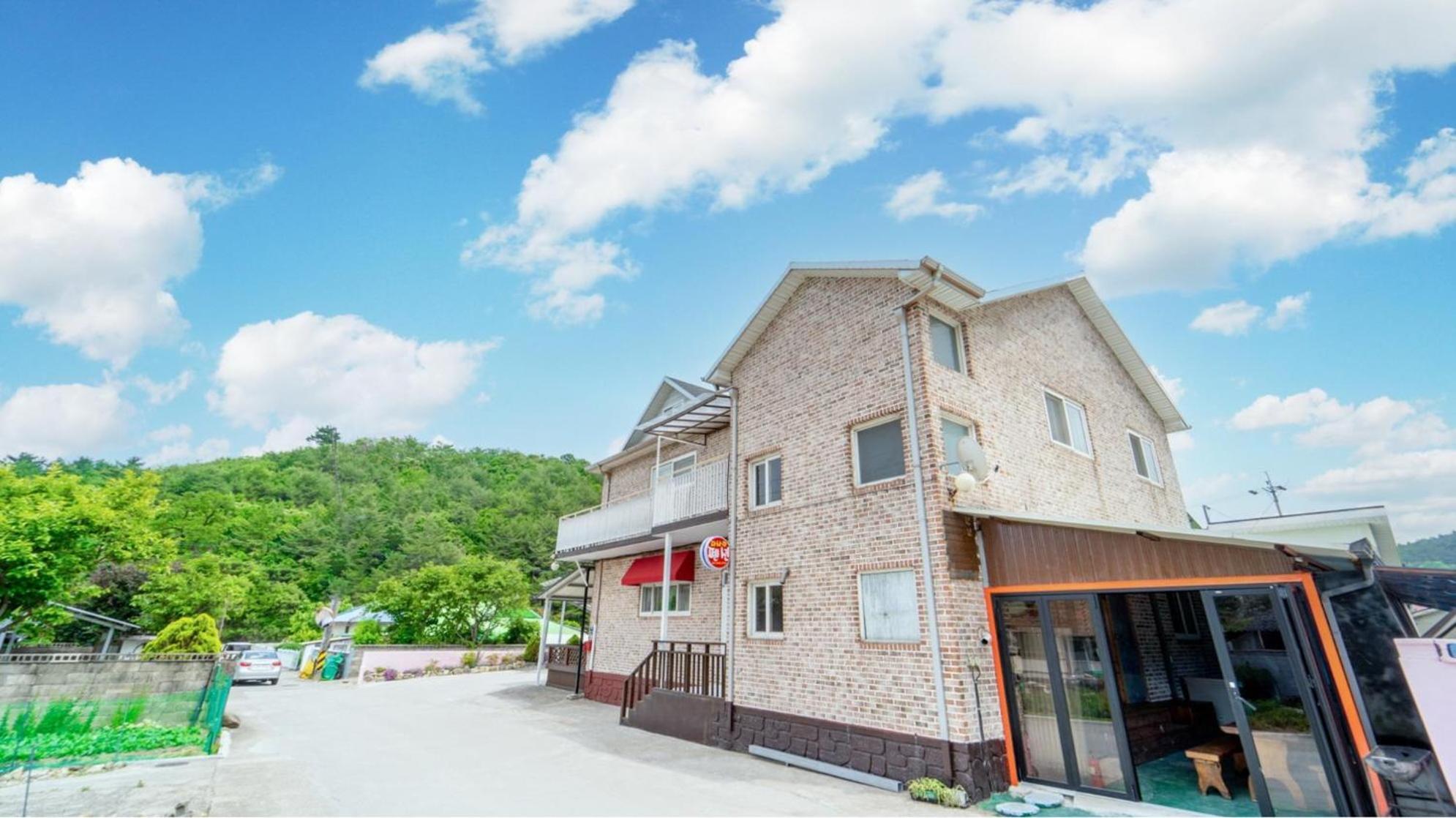 Samcheok Dasarang Pension Exterior photo